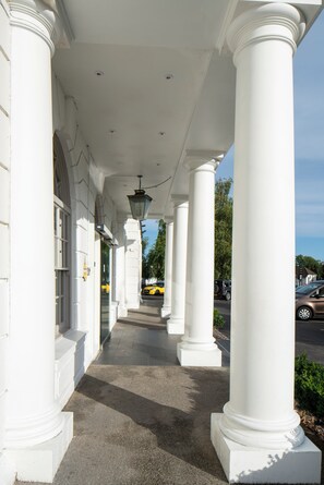 Exterior - London Croydon Aerodrome Hotel, BW Signature Collection (Croydon)