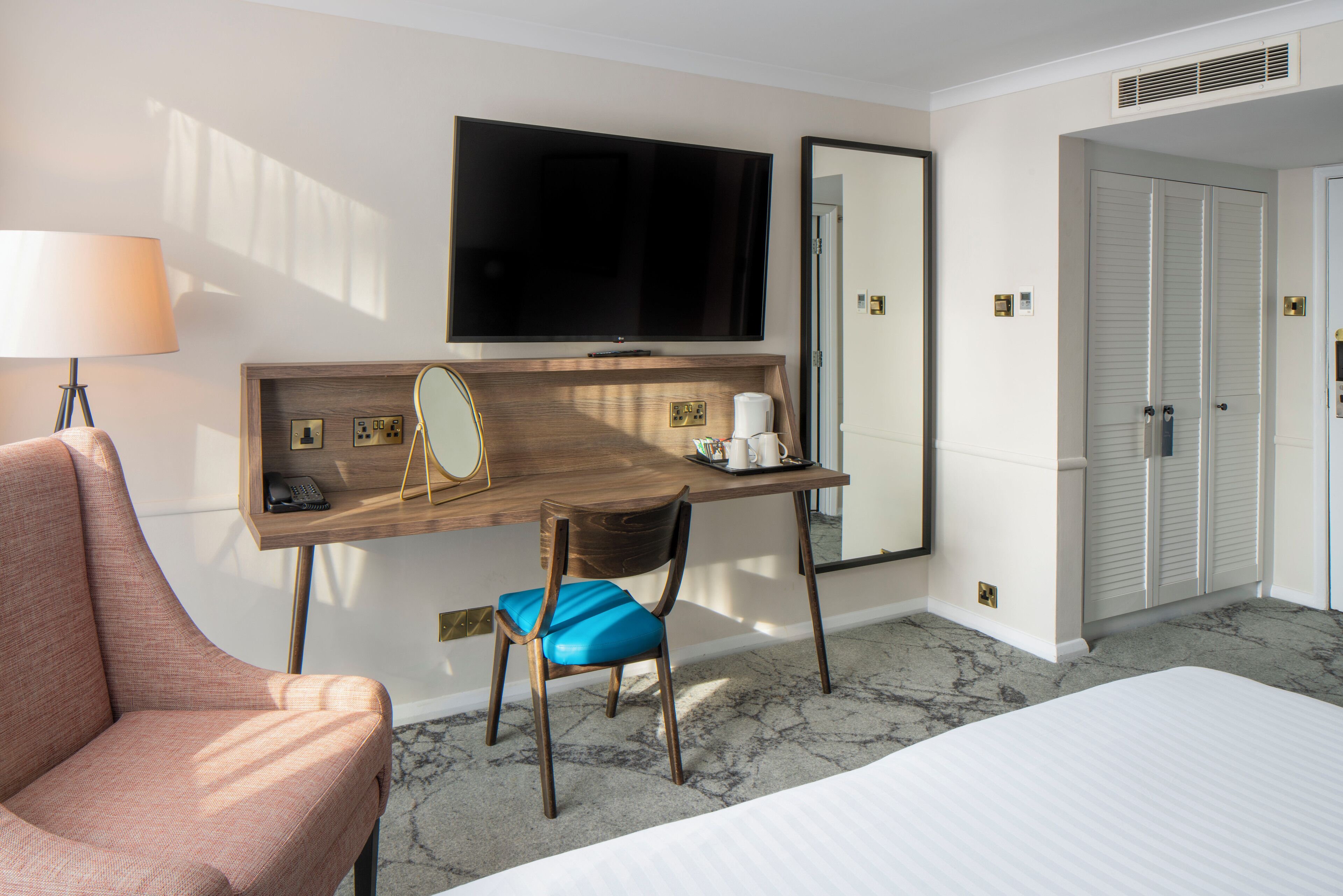 Desk, laptop workspace, soundproofing, iron/ironing board