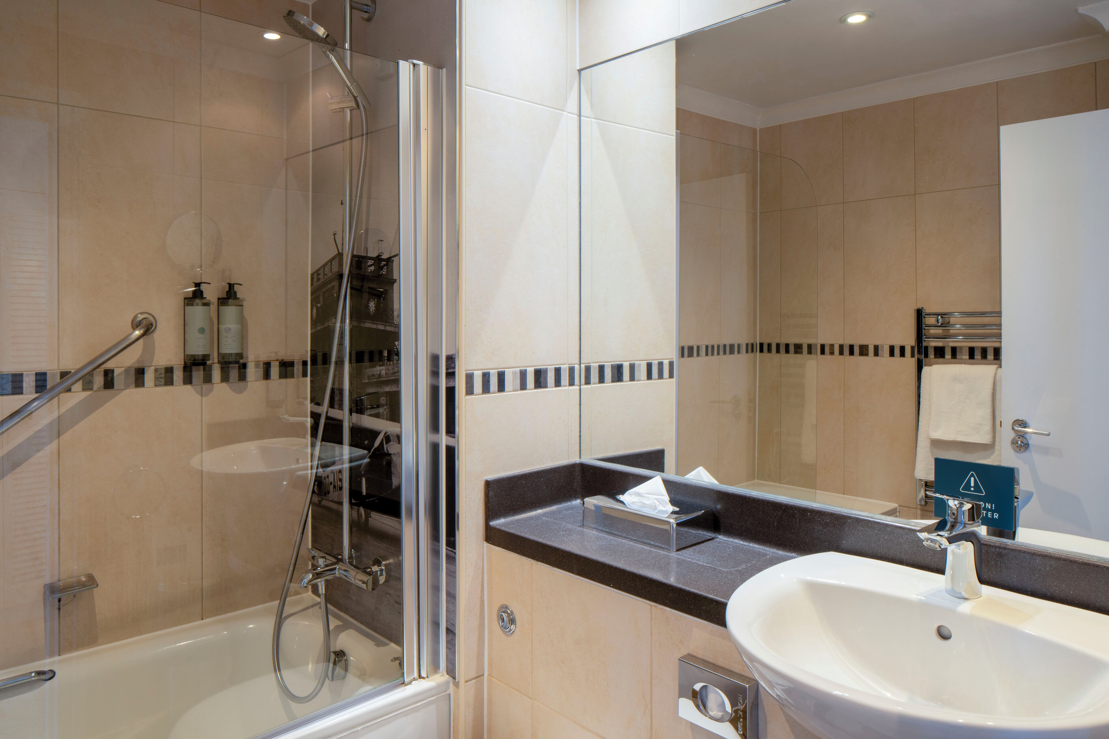 Photo - London Croydon Aerodrome Hotel By Sunday