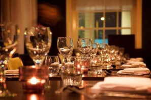 Der serveres morgenmad, frokost og aftensmad