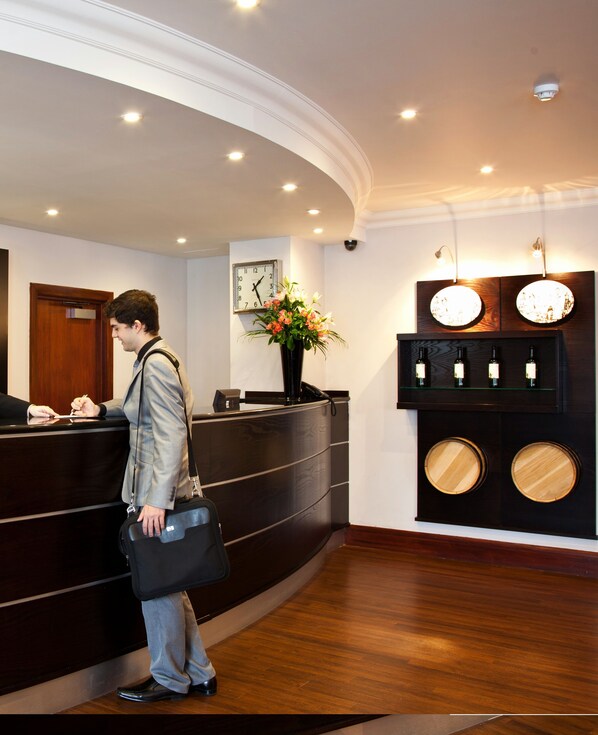 Reception - London Croydon Aerodrome Hotel by Sunday (Croydon)