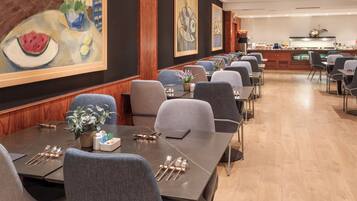 Desayuno buffet todos los días (EUR 16 por persona)