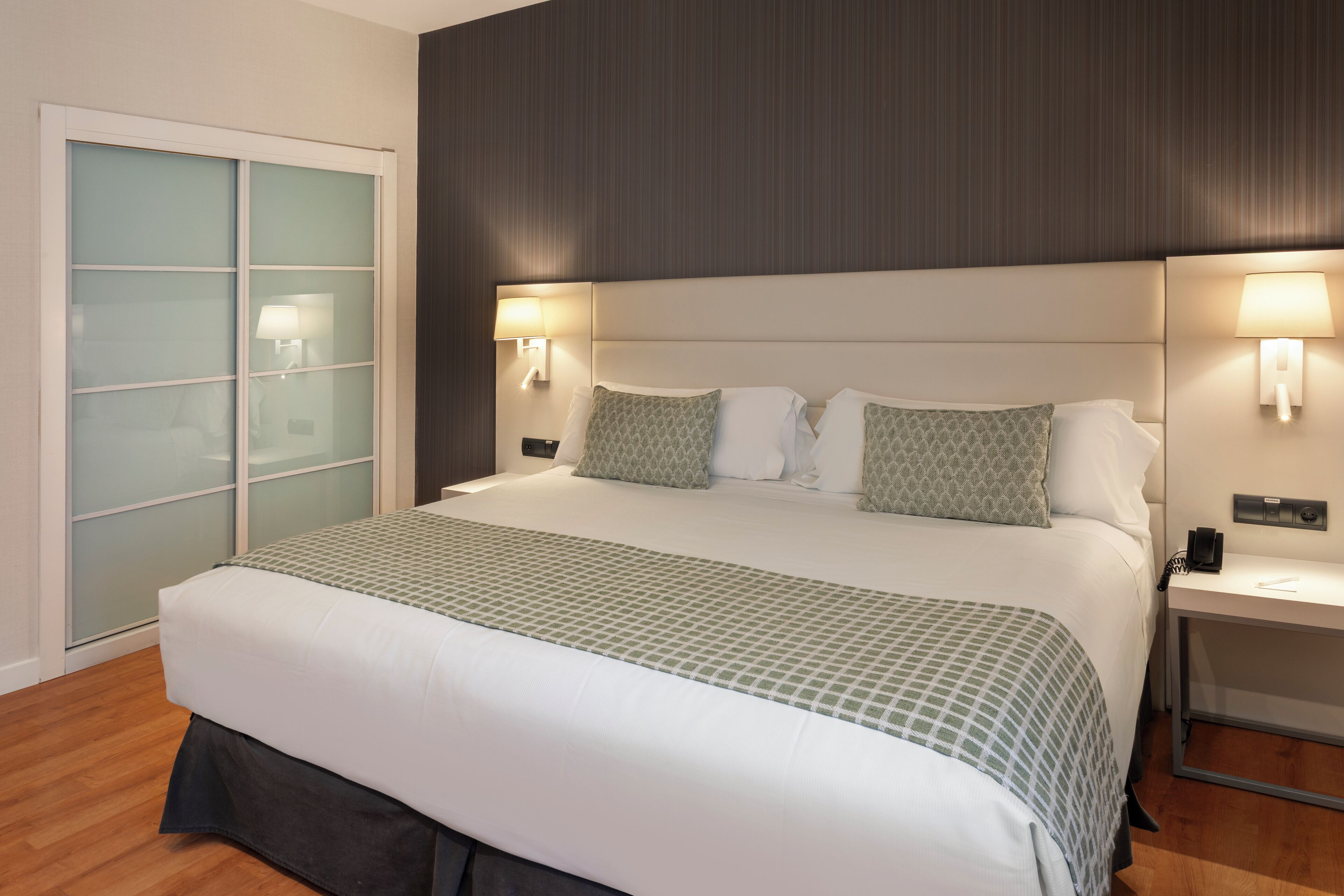 1 bedroom, minibar, in-room safe, desk