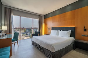 Down comforters, minibar, in-room safe, desk