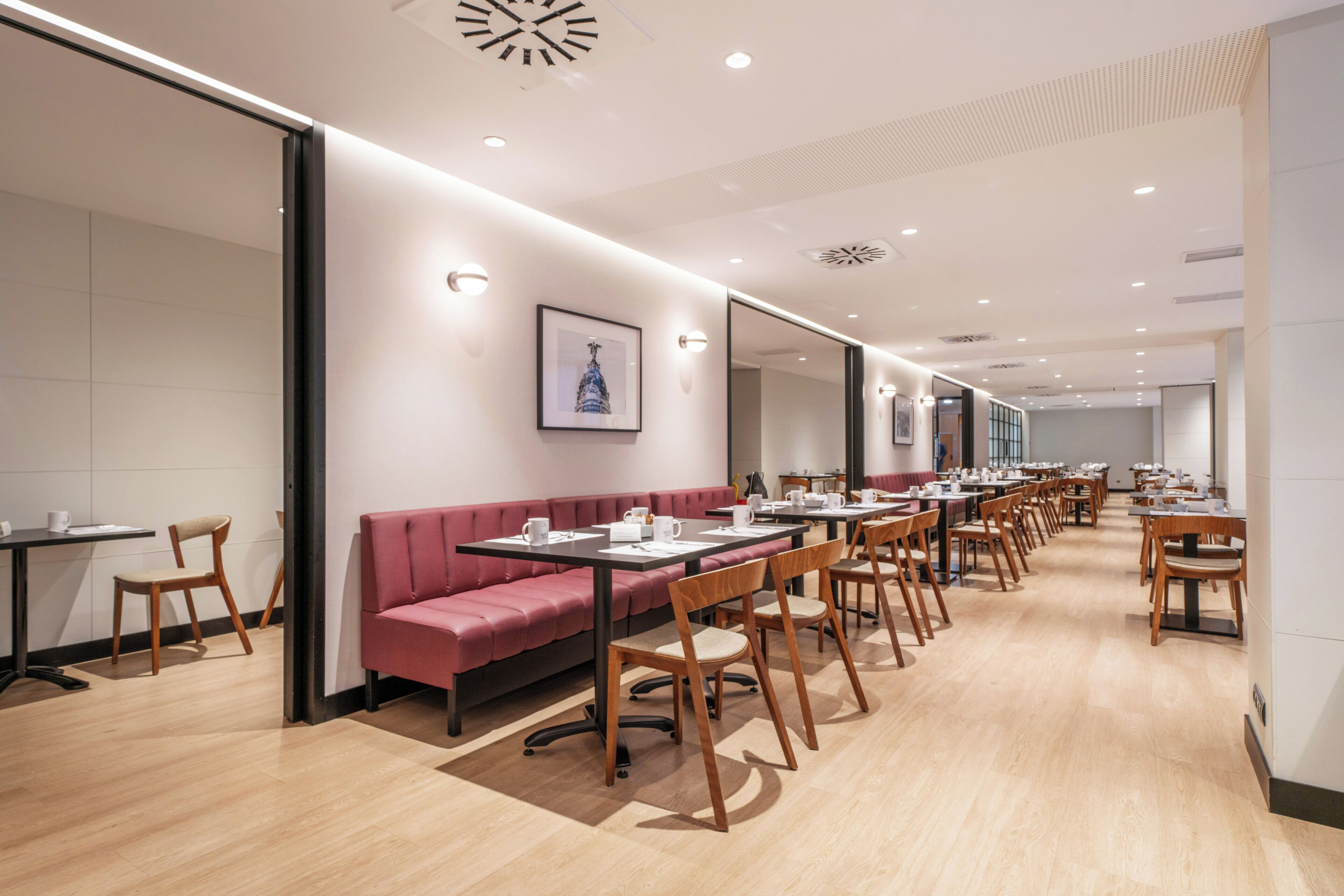 Café da manhã com buffet todos os dias (EUR 15 por pessoa) 