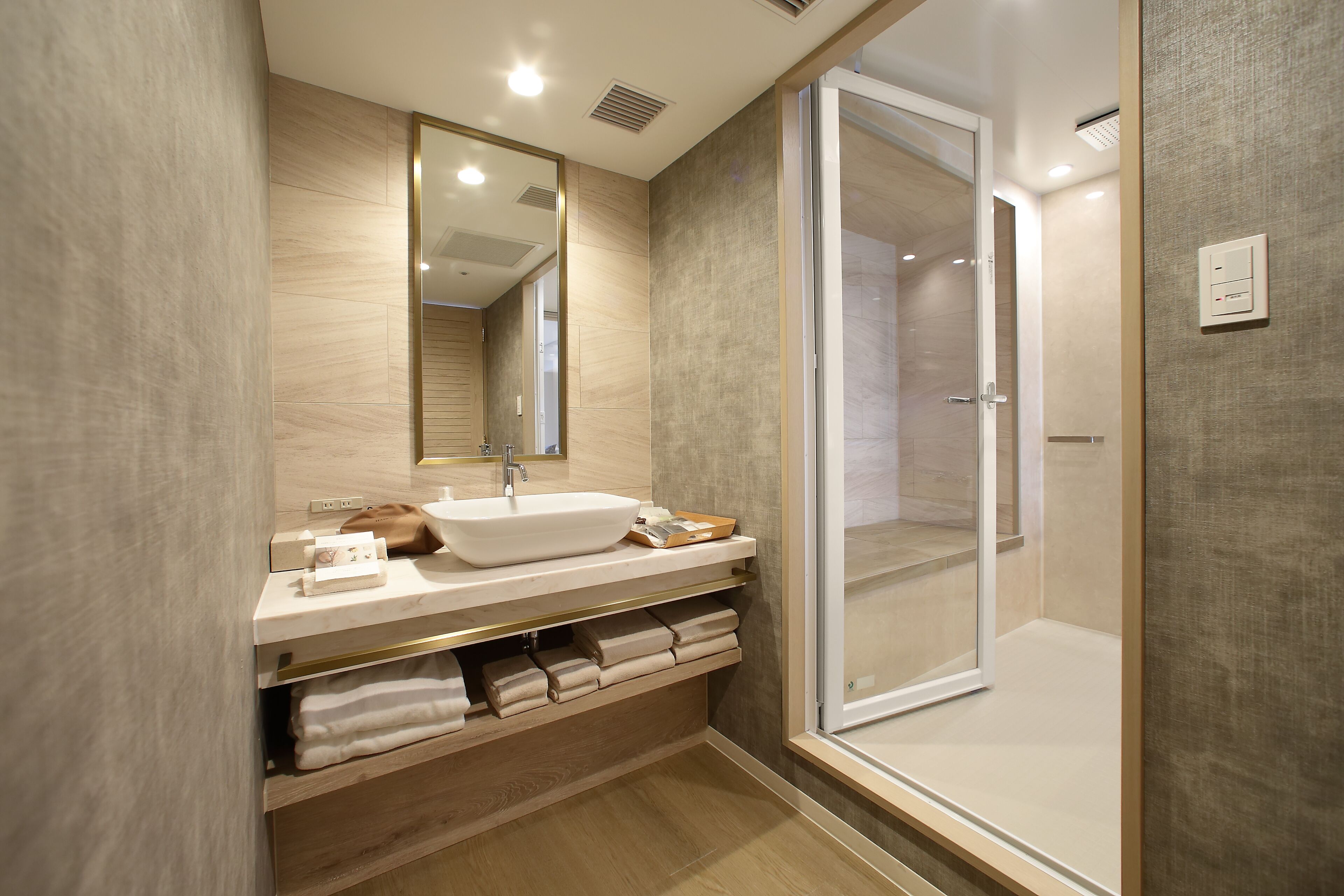 1 bedroom, desk, blackout curtains, free wifi