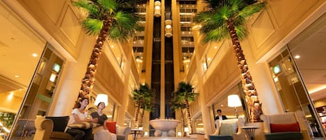 Lobby lounge