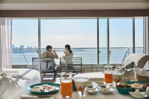 Kobe MerikenPark Oriental Hotel