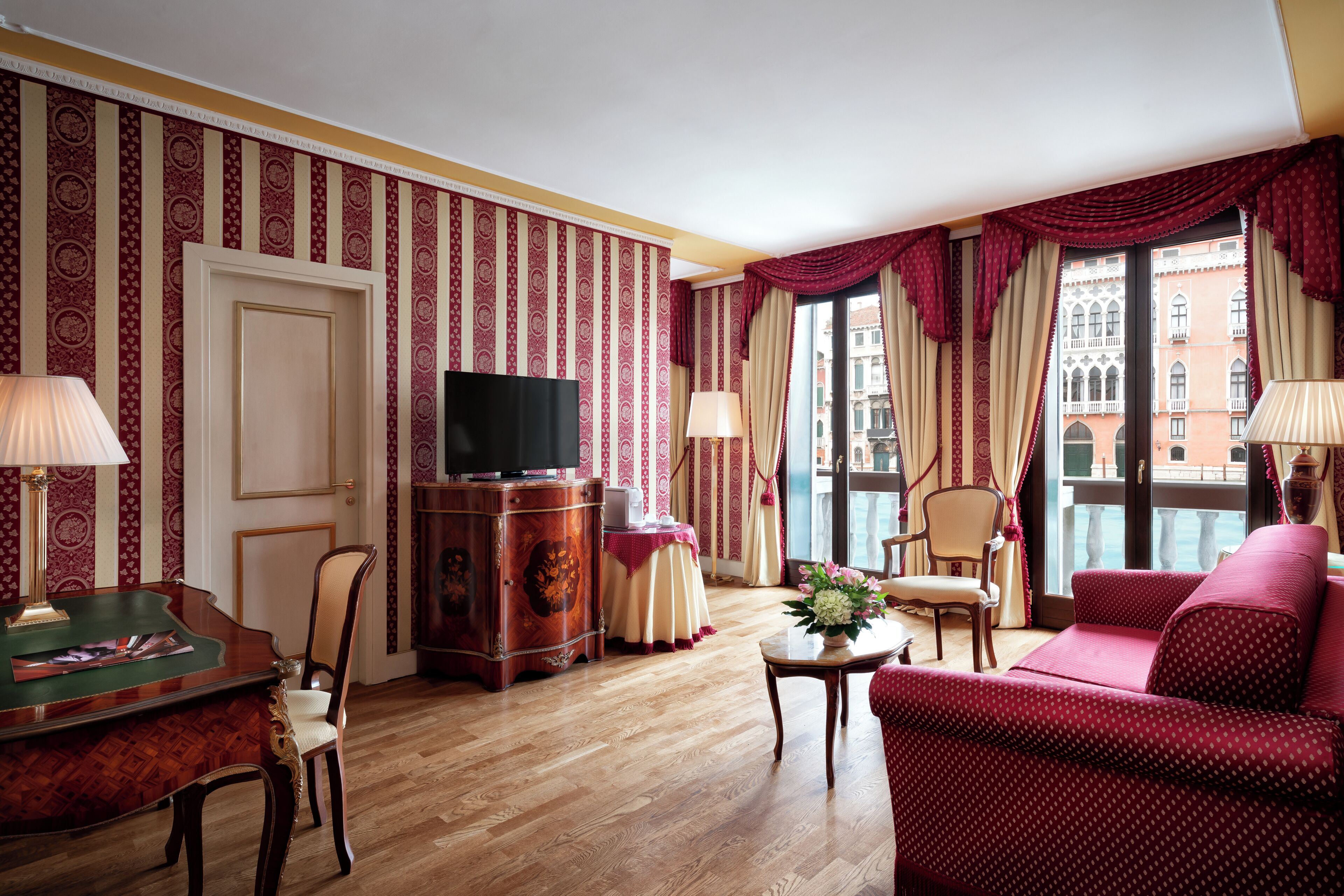 Grand Suite, Canal View (Grand Canal) | Free minibar items, in-room safe, desk, laptop workspace