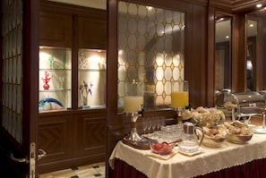 Daily buffet breakfast (EUR 36.30 per person)