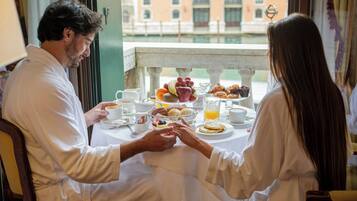 Daily buffet breakfast for a fee