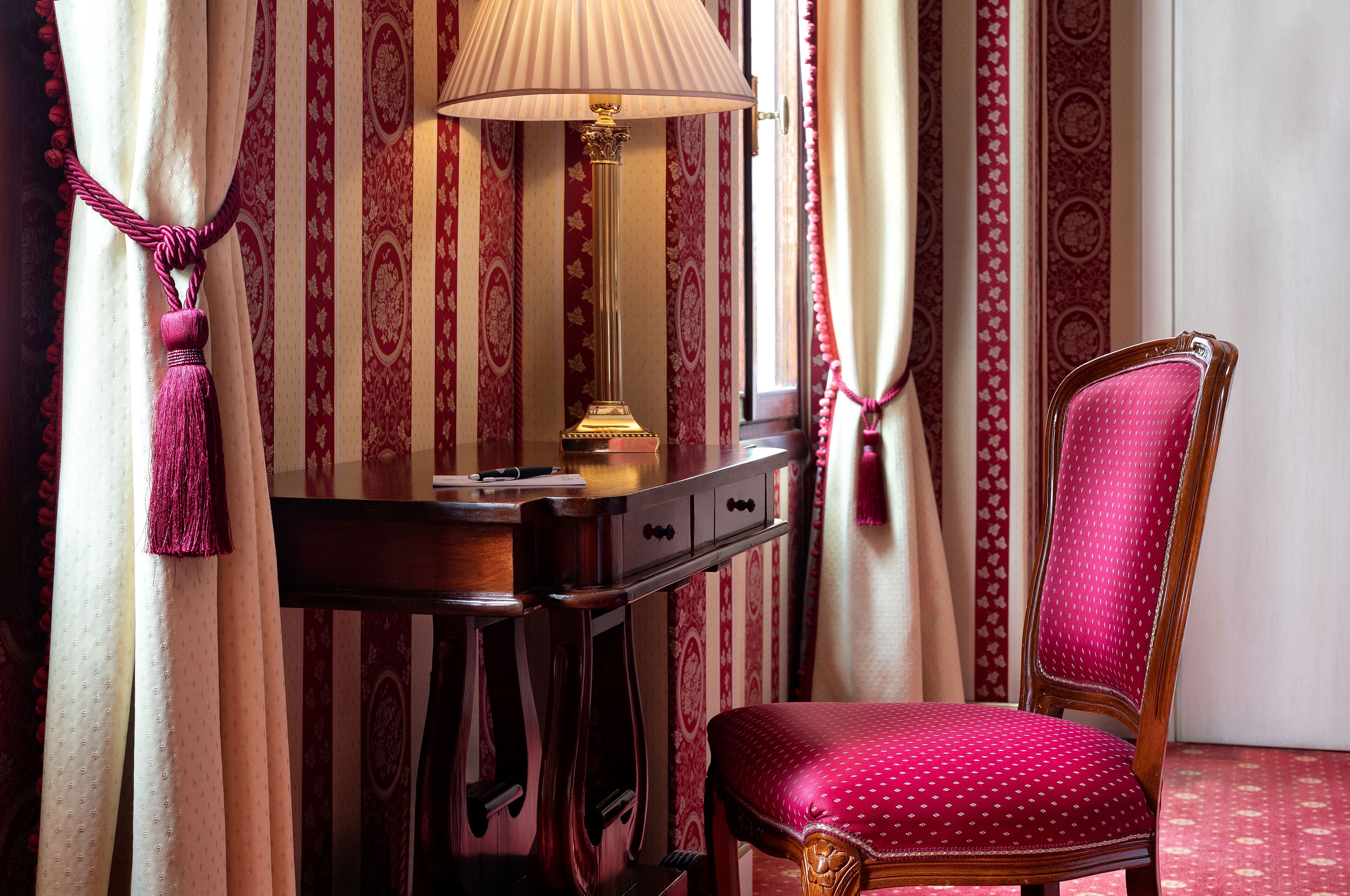 deluxe room | free minibar items, in-room safe, desk, laptop workspace