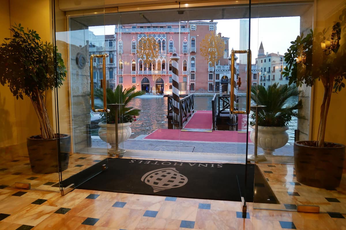 lobby