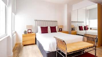 Executive Apartment, Ensuite | In-room safe, desk, iron/ironing board, bed sheets