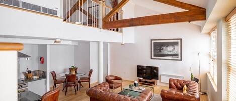 Apartment, Ensuite | Lounge
