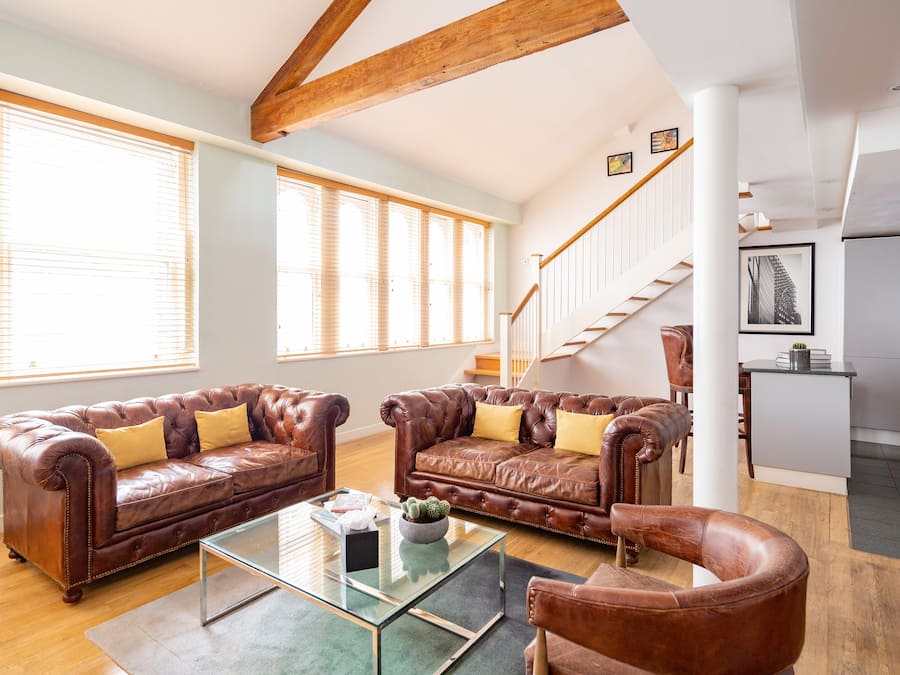 Signature Apartment, 2 Bedrooms, City View | Living area