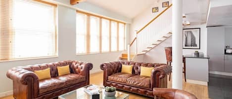 Apartment, Ensuite | Lounge