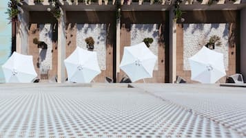 2 restaurants servant le petit déjeuner, spécialités Cuisine fusion