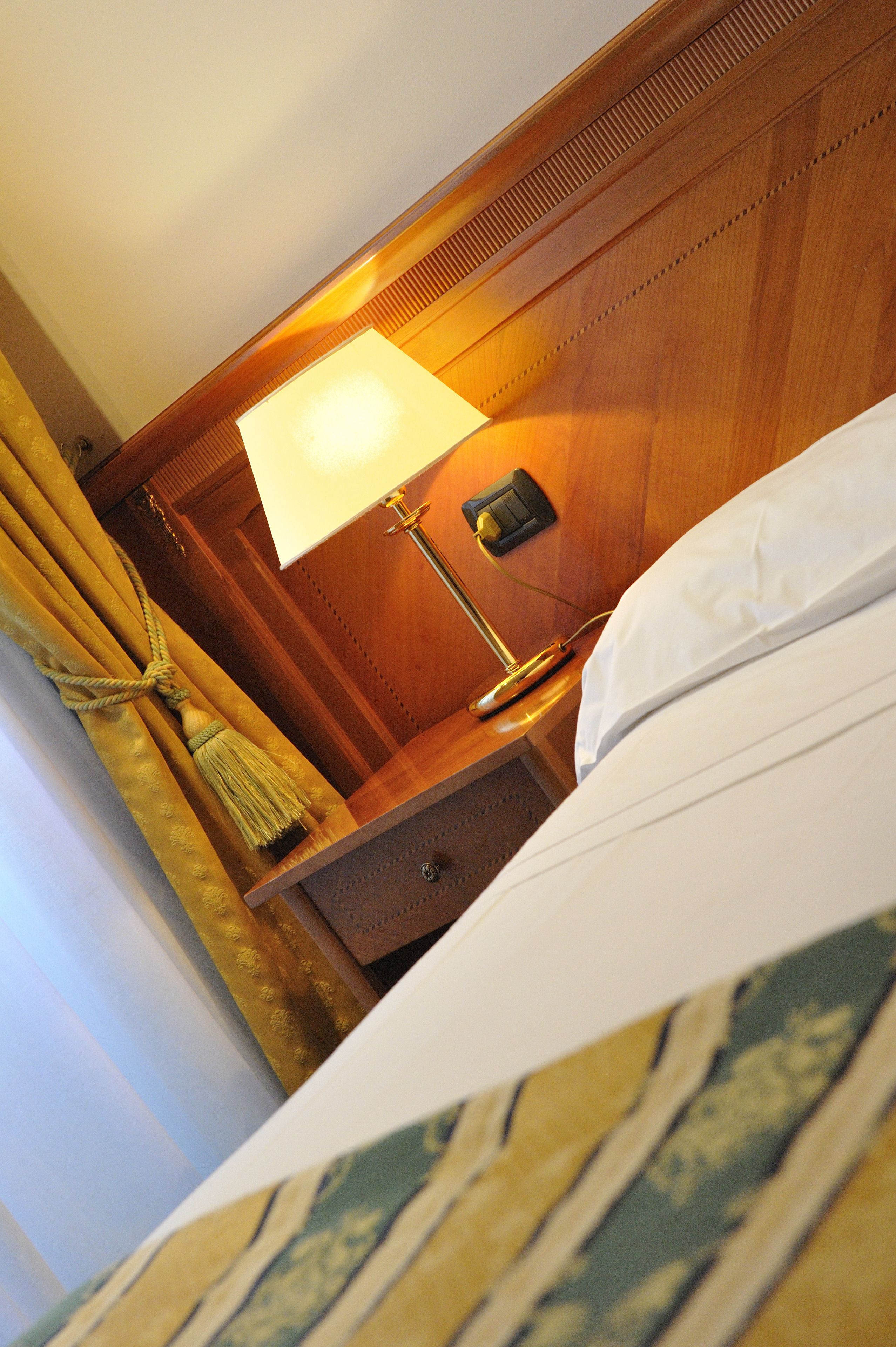 deluxe room | minibar, in-room safe, desk, blackout curtains