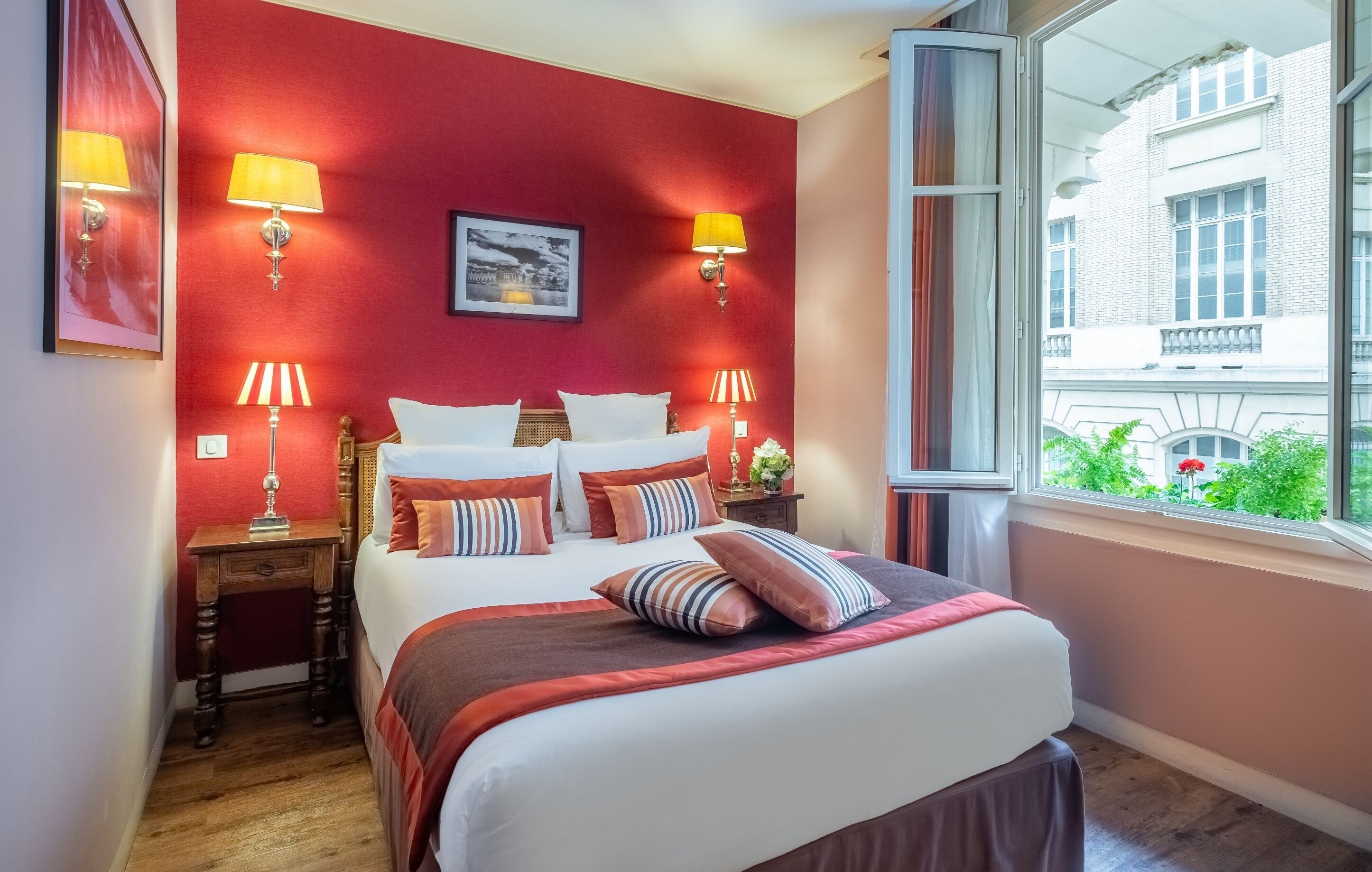 Premium bedding, pillowtop beds, free minibar, in-room safe
