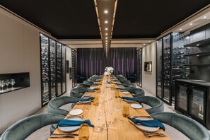 Breakfast and dinner served - Peppers Waymouth Adelaide (Adelaide)