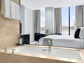 Peppers Premium King Room | Roupas de cama premium, camas com colchões pillow-top, frigobar