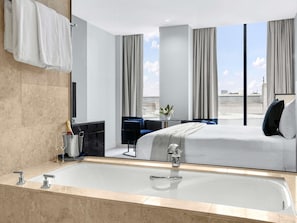 Peppers Premium King Room | Roupas de cama premium, camas com colchões pillow-top, frigobar