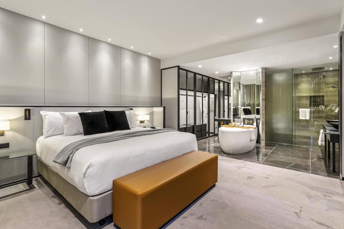 Suite, 1 lit double | Literie de qualité supérieure, surmatelas, minibar