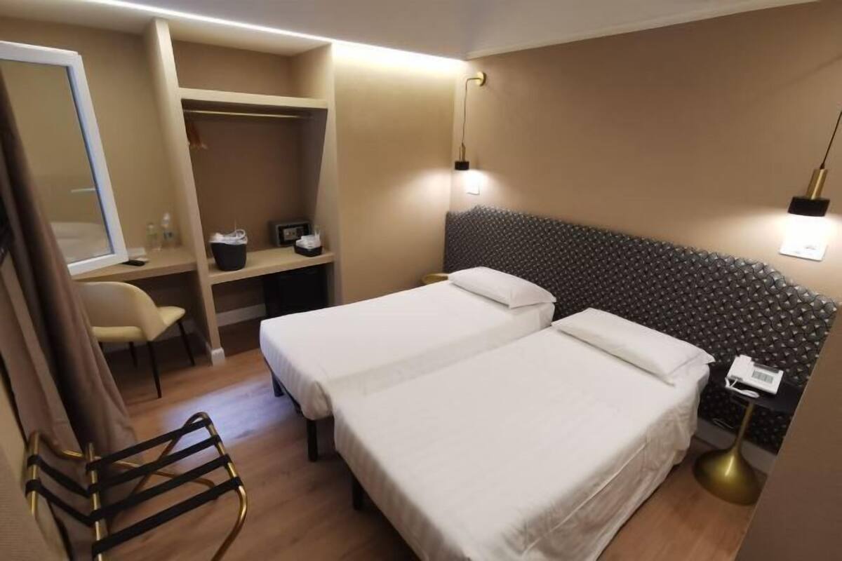 Minibar, una scrivania, Wi-Fi gratuito, lenzuola