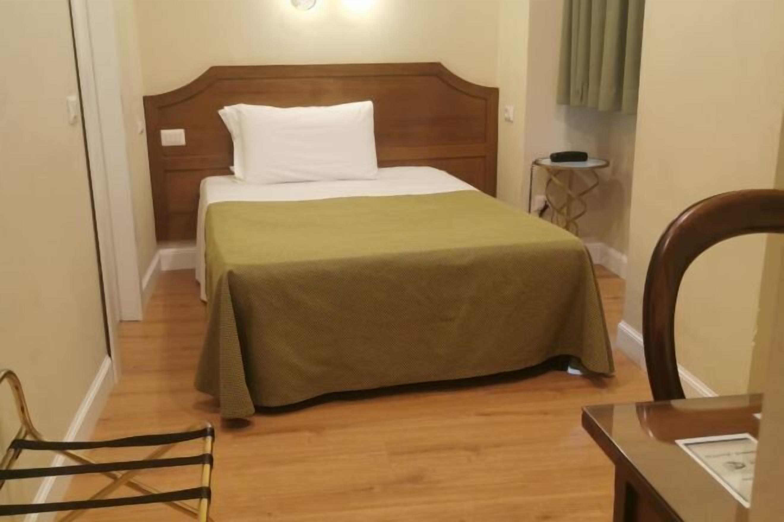 Minibar, una scrivania, Wi-Fi gratuito, lenzuola