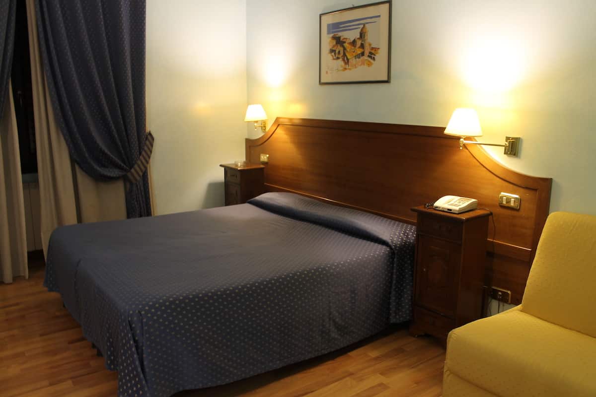 Minibar, desk, free WiFi, bed sheets