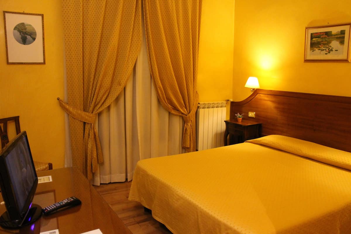 Minibar, desk, free WiFi, bed sheets