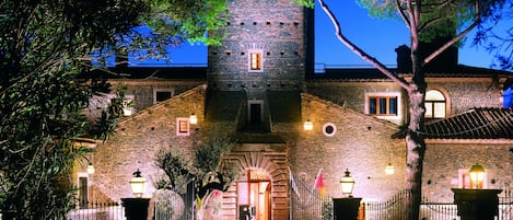 Suite (Tower) | Vista frontal de la propiedad