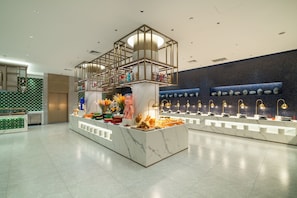 4 restaurants servant le déjeuner
