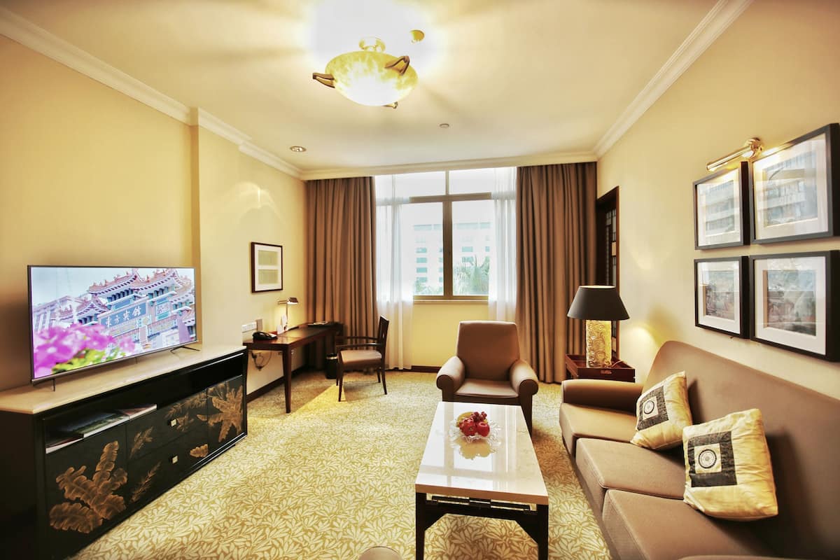 Deluxe Executive Suite