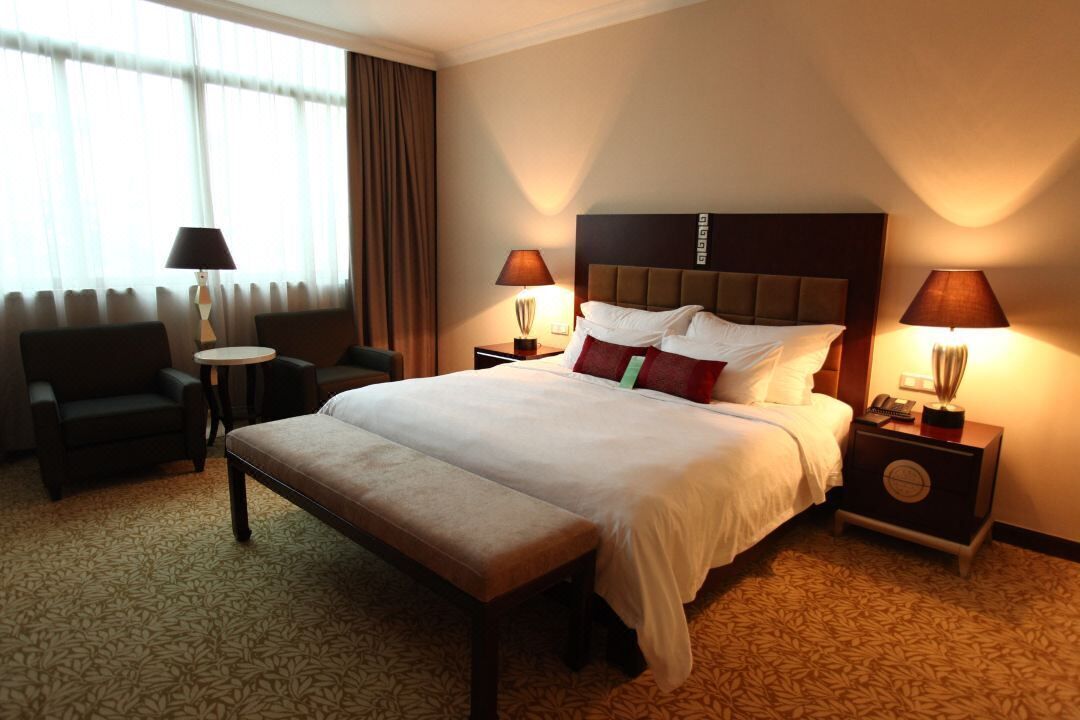 Premium bedding, in-room safe, desk, laptop workspace