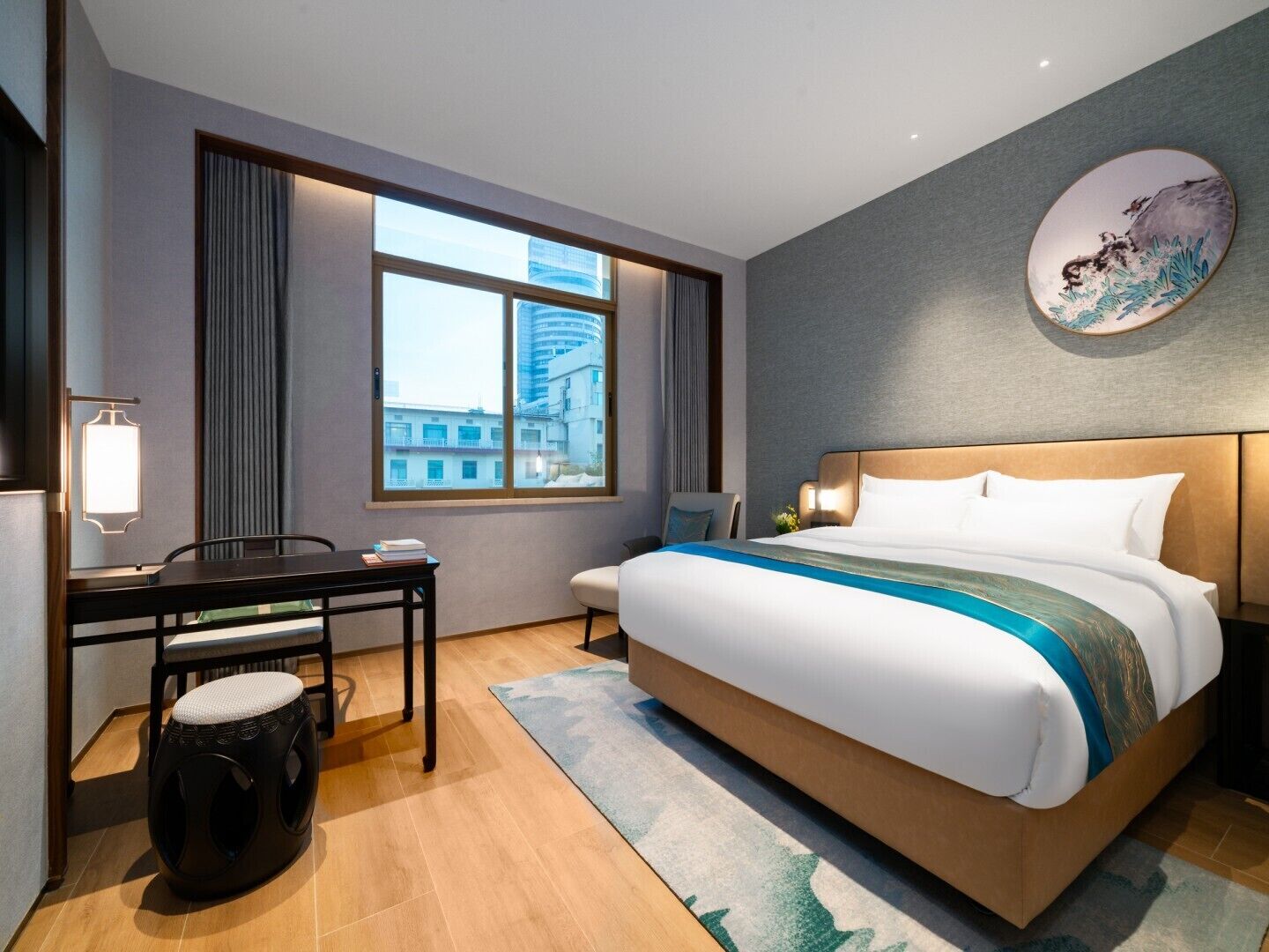 디럭스룸 | 고급 침구, 객실 내 금고, 책상, 노트북 작업 공간