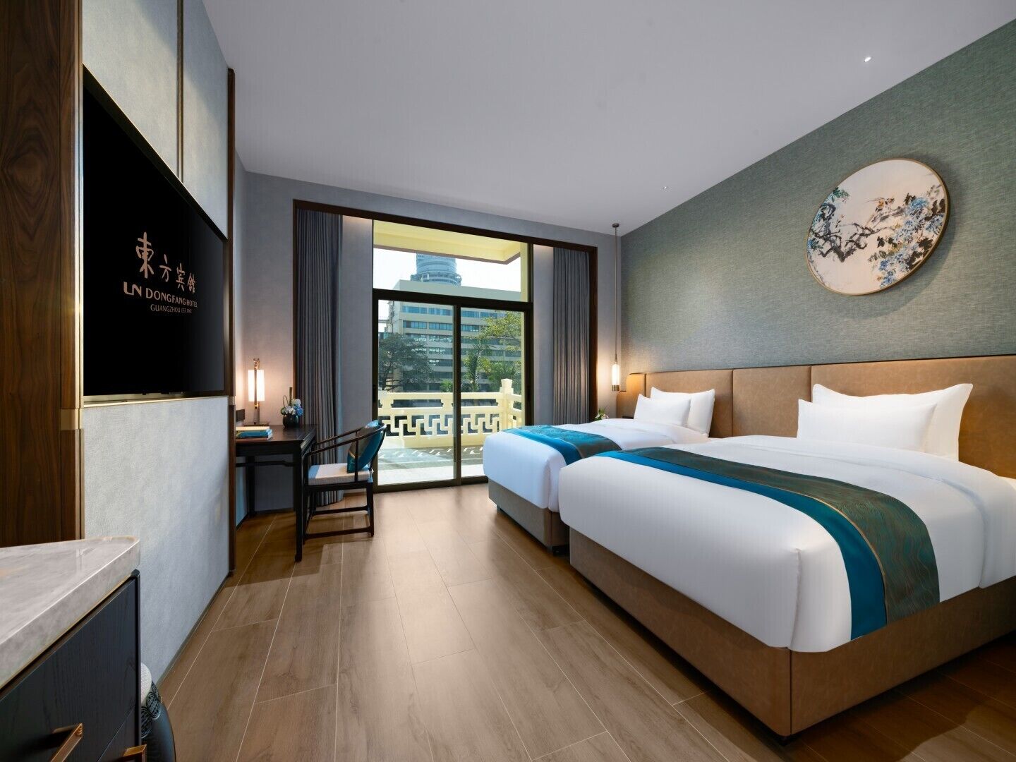 고급 침구, 객실 내 금고, 책상, 노트북 작업 공간