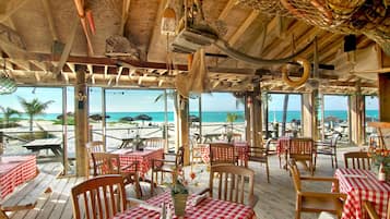 3 bars/lounges, poolside bar