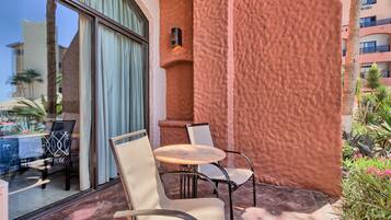 Deluxe Double Room, Patio, Pool View | Terrace/patio