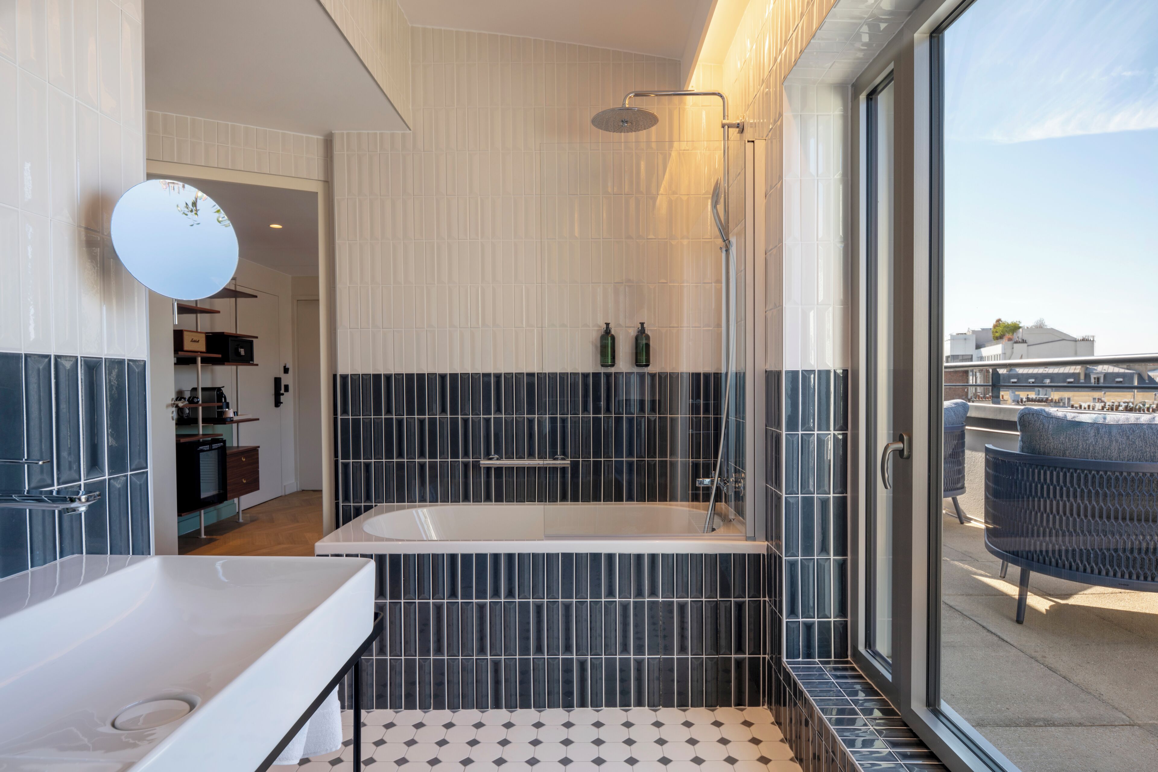 Suite - L'Iconique | Baño | Artículos de higiene personal ecológicos, secador de pelo y toallas