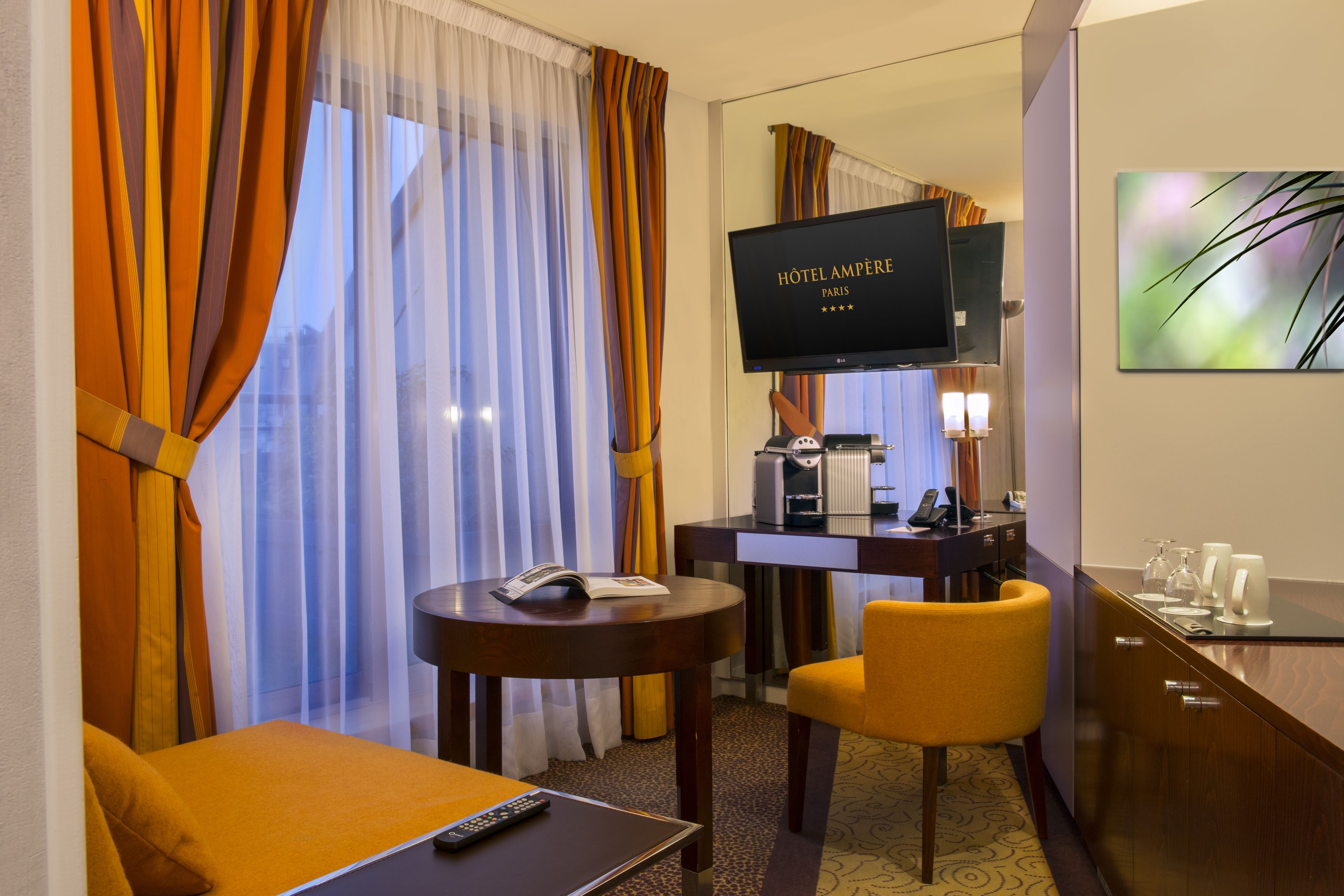panoramic suite, terrace (eiffel tower view) | living room | 37-inch lcd tv with satellite channels, tv, pay films