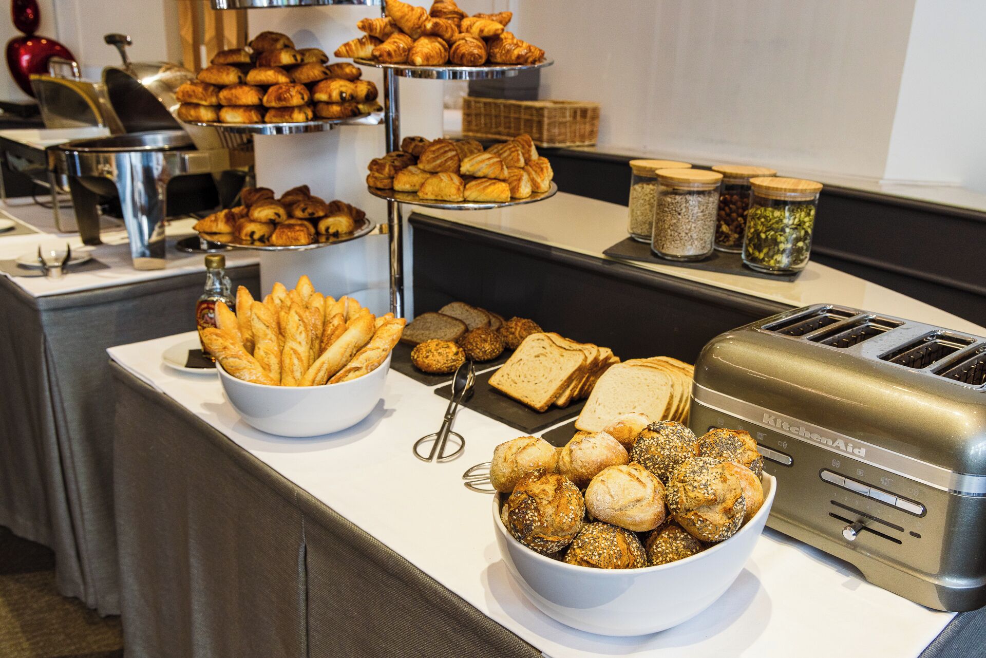 daily continental breakfast (eur 22 per person)