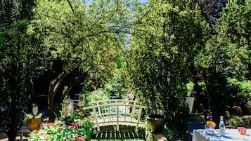 Royal Loft Suite | Garden view