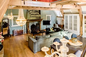 Royal Loft Suite | Premium bedding, minibar, in-room safe, individually decorated