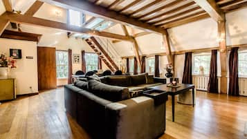 Royal Loft Suite | Hochwertige Bettwaren, Minibar, Zimmersafe, individuell dekoriert