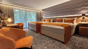 Comfort Twin kamer, 2 tweepersoonsbedden, niet-roken | Luxe beddengoed, een kluis op de kamer, een bureau, een laptopwerkplek