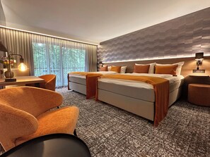 Tomannsrom – comfort, 2 dobbeltsenger, ikke-røyk | Sengetøy av topp kvalitet, safe på rommet og skrivebord