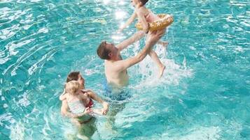 Kolam renang latihan/lintasan