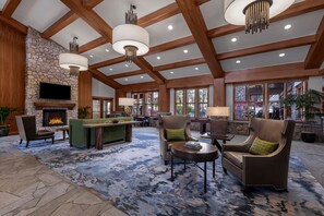 Lobby - Marriott Grand Residence Club, Lake Tahoe (South Lake Tahoe)